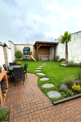 Gestaltungsbeispiel Hof Garten (2).PNG