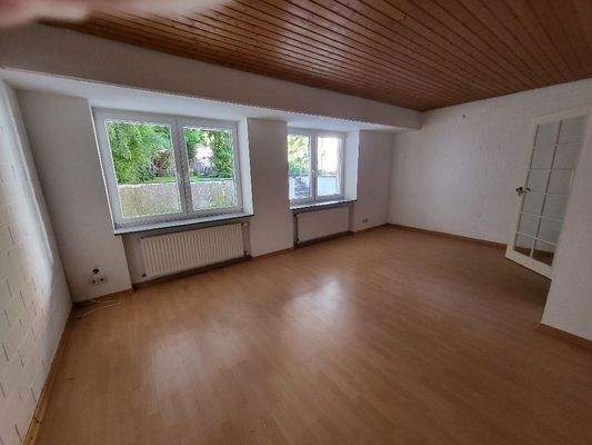 Wohnhaus - großes EG-Zimmer