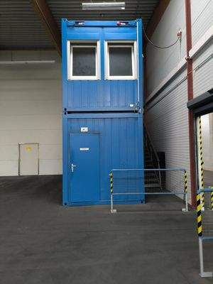 Umkleide-Bürocontainer (Halle rechts)