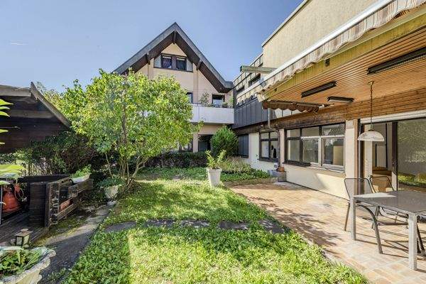 Große Sonnenterrasse