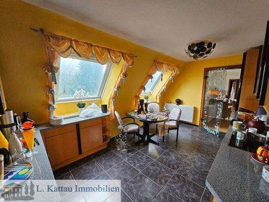 Küche mit Einbauküche