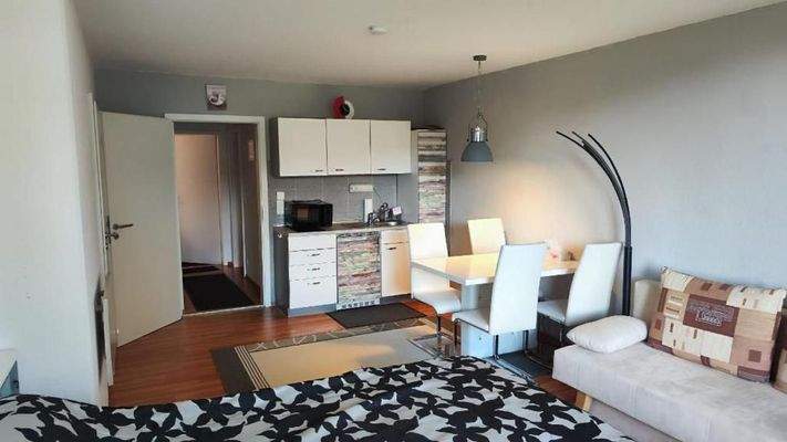 Küchenzeile & Essbereich