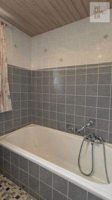 Westlicher Gebäudeteil OG - Badezimmer (2)