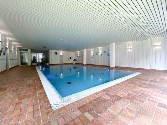 Gemeinschaftsschwimmbad 