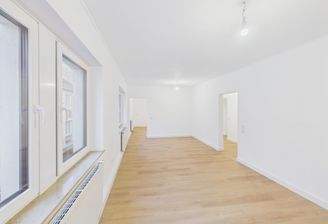 CAM01223G0-PR0200-STILL012