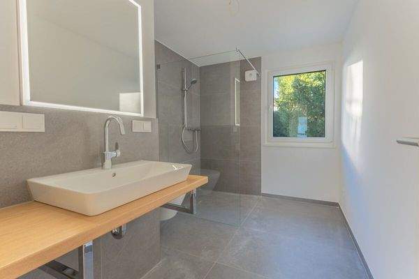 Badezimmer im Erdgeschoss