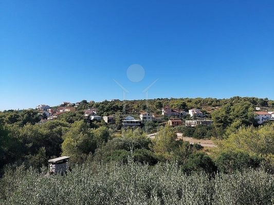 Das Grundstück befindet sich in malerischer Lage