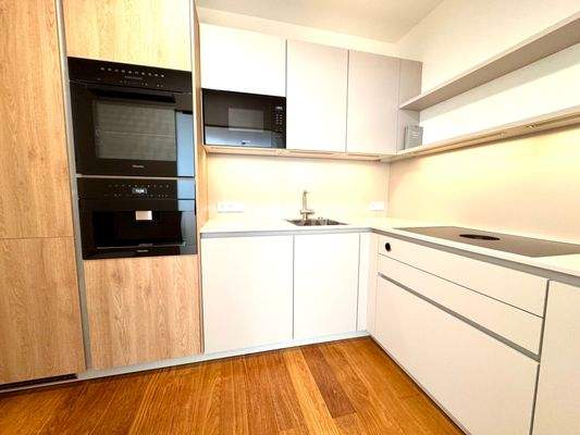 Einbauküche mit Miele Tower