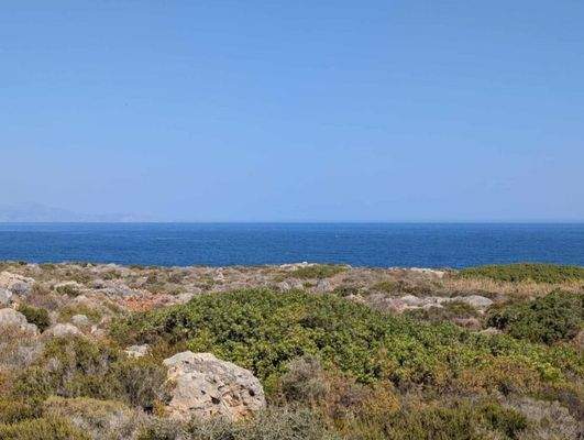 Kreta, Stavros: Küstengrundstücke mit Baugenehmigung und Meerblick zu verkaufen