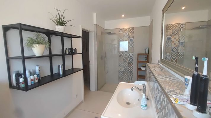 Badezimmer EG