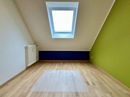 Arbeits-/Kinder-/Gästezimmer