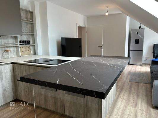 Küche mit Blick Wohnbereich