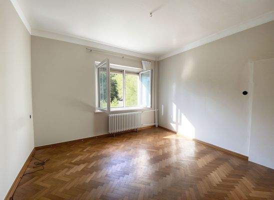 Echtholzparkett und grüner Ausblick