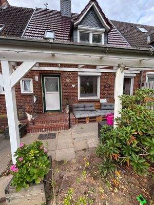 überdachter Eingangsbereich