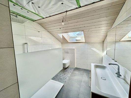 Neues Badezimmer im DG