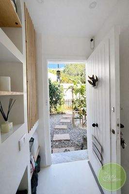 Ausgang/Zugang und Gartenbereich