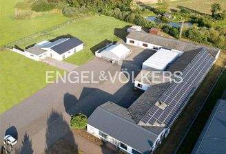 Gesamtansicht Wohnhaus/Gewerbe