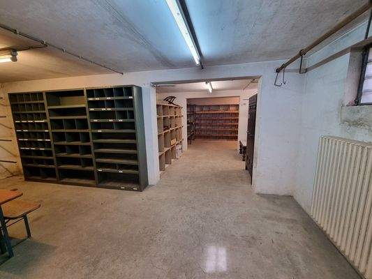 UG-Lager/Werkstatt unter den Garagen