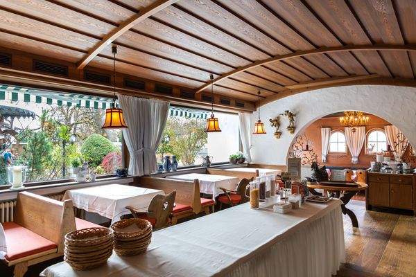 Frühstücksraum mit Buffet