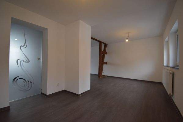 09 offene Kueche und Essbereich.JPG