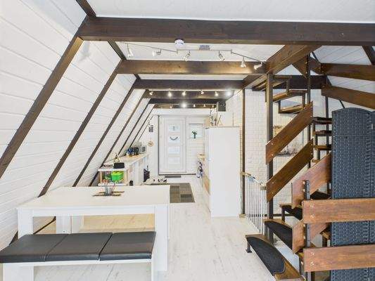 CAM01223G0-PR0125-STILL005