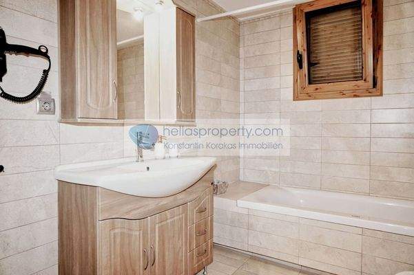 bb058b4af8054cc6941597aef288a1dc-original