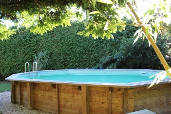 Seitenansicht Pool
