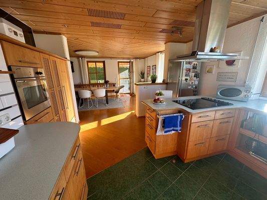 Küche und Essbereich