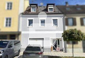 KI-generiert, Außenansicht