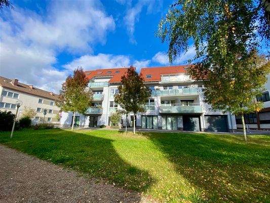 WOHN- U. GESCHÄFTSHAUS