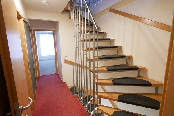 Diele und Treppe z. Dachgeschoss.JPG