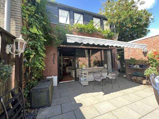 Terrasse mit Garten EG