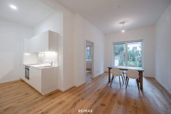 Halboffener Wohn-Küchenbereich