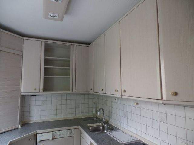 3,5 Räume, ca. 76 qm, Loggia, Wannenbad, Einbauküche