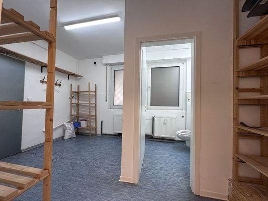 Mitarbeiterbereich mit WC