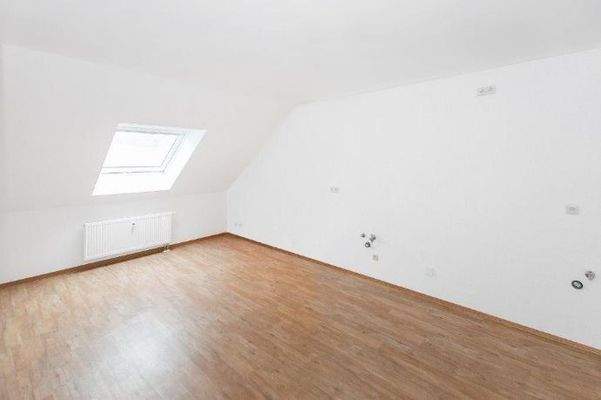 Dachgeschß Wohnung Küche-, Wohnbereich