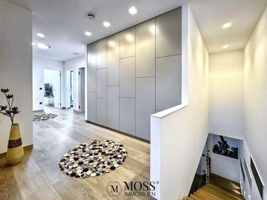 Diele OG mit Einbauschrank 