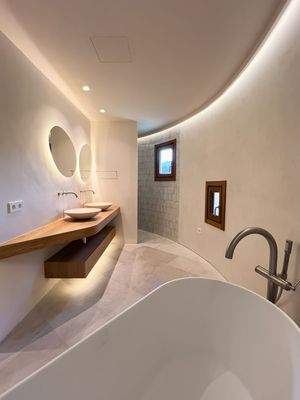 Moderne Villa mit Blick auf den Golfplatz zu verkaufen in Pollensa, Mallorca