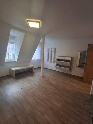 App. 13 Flur_Küche.jpg