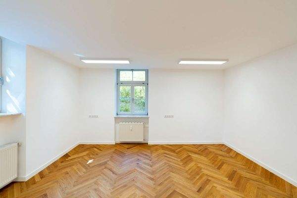 Büro Sockelgeschoss