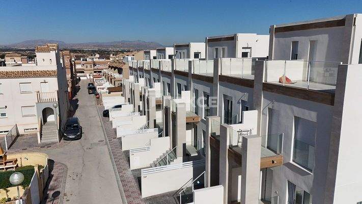 Townhouses in a Convenient Location in Santa Pola Alicante