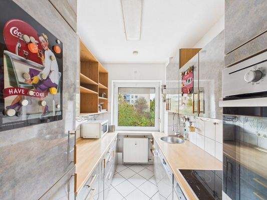 ... gepflegten Einbauküche