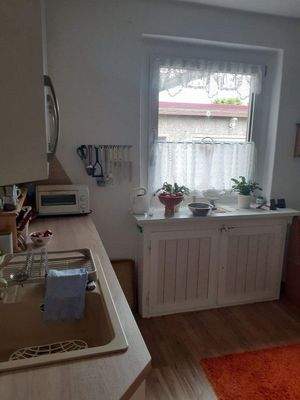 Küche mit Fester zum Hof.jpg