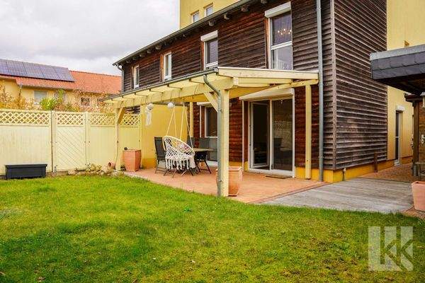 ...großer, überdachter...