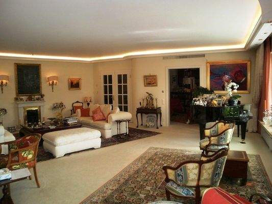 3c. Salon mit Blick zur Bibliothek.JPG