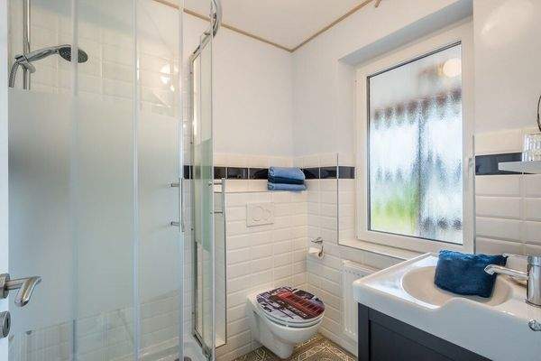 Wohnung 3 - Badezimmer