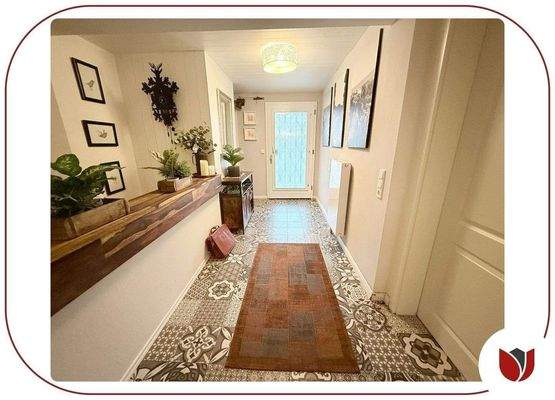 Geräumige Diele im Eingangsbereich