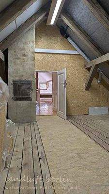 Gartenhaus, nicht ausgebauter Bodenraum.jpg