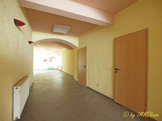 Großer Gewerberaum im Erdgeschoss