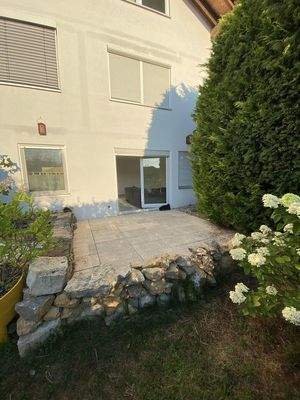 1 Zimmer mit großer Terrasse